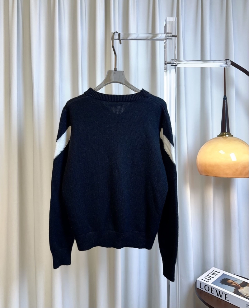 Va1e*ntin0 sweater